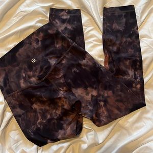 Lululemon Size 2 23” diamond dye align leggings
